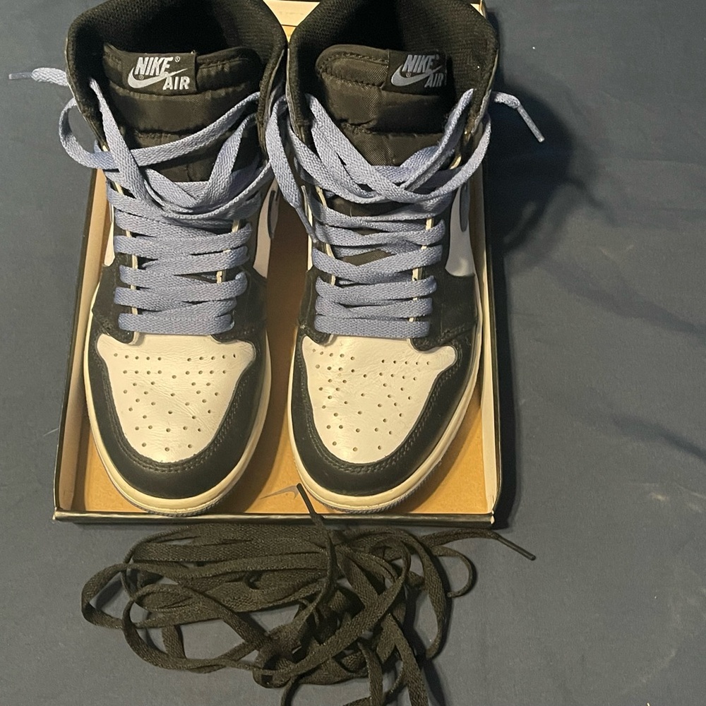 Nike Air Jordan 1 Blue Moon Size 7